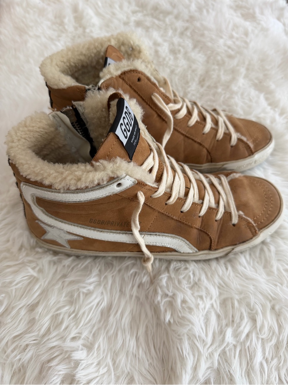 Golden Goose GGDB Slide High Top Sneakers
Brown Shearling Fur Lined Size40 US 10